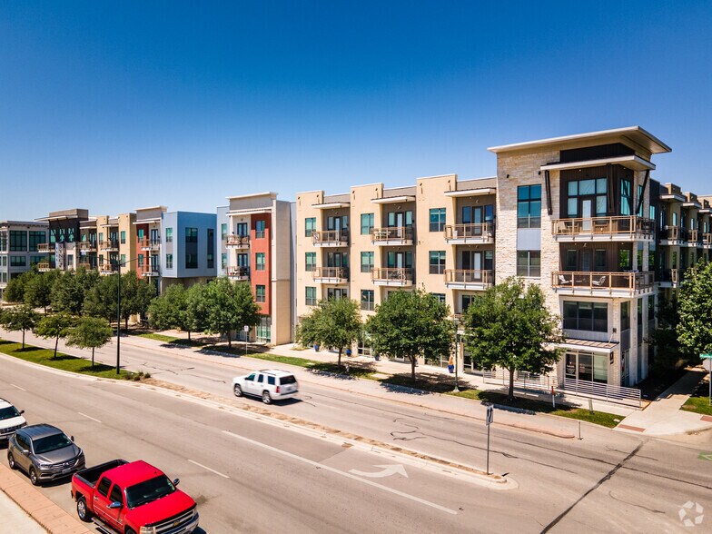 More Photos Of 4646 Mueller Blvd, Austin Apartments For Lease