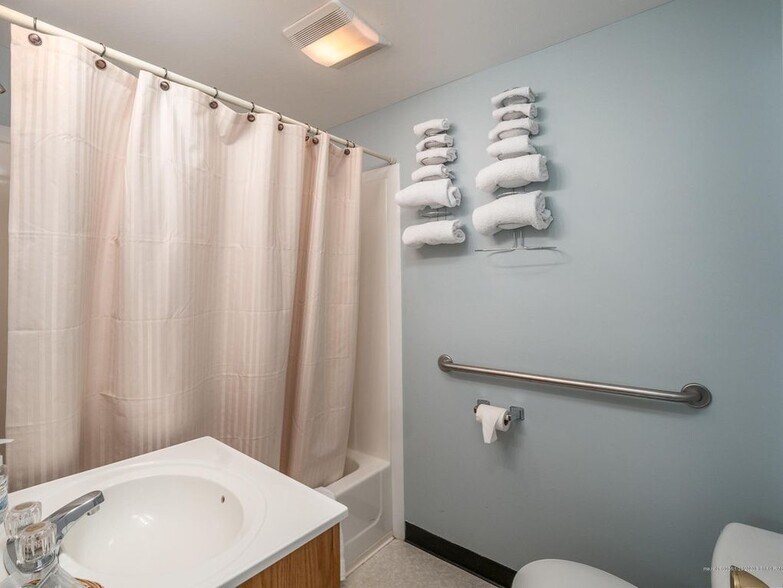 More Photos Of 656 N High St, Bridgton Hotel For Sale