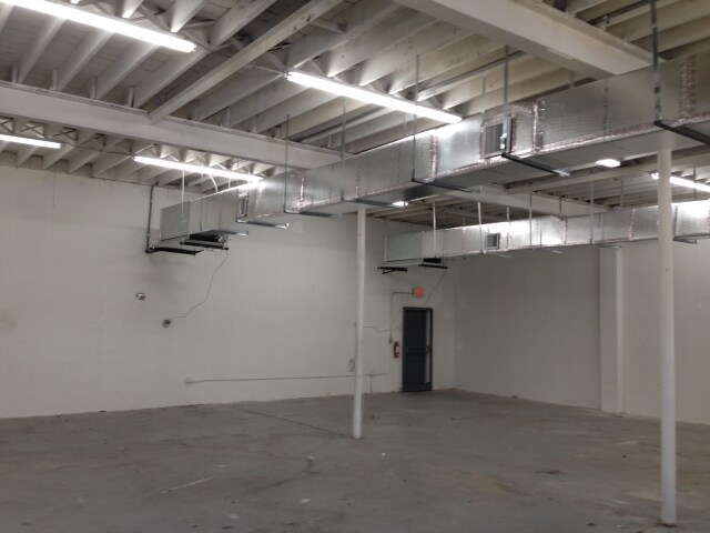 More Photos Of 2921 NW 6th Ave, Miami Warehouse For Lease
