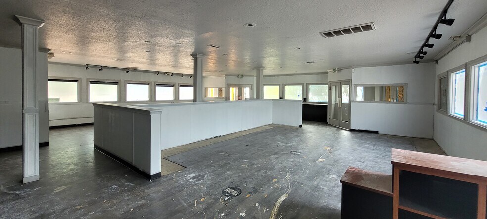 More Photos Of 1900-1904 NW 27th Ave, Portland General Retail For Lease