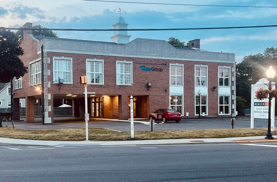 Primary Photo Of 375 Deer Park Ave, Babylon Medical For Lease