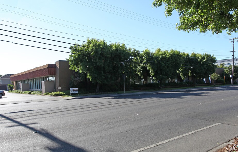 More Photos Of 2020 Coffee Rd, Modesto Medical For Sale