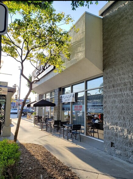 More Photos Of 3619 W Magnolia Blvd, Burbank Office For Lease