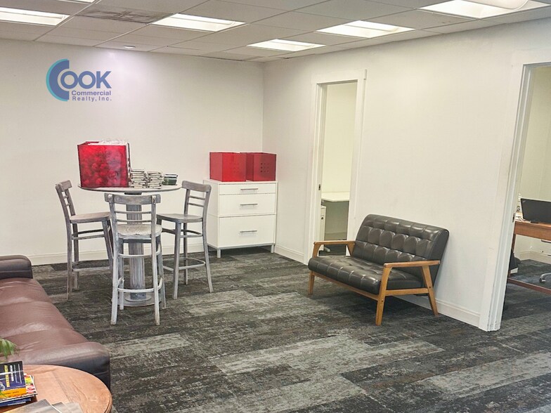 More Photos Of 680 W 18th St, Hialeah Warehouse For Lease