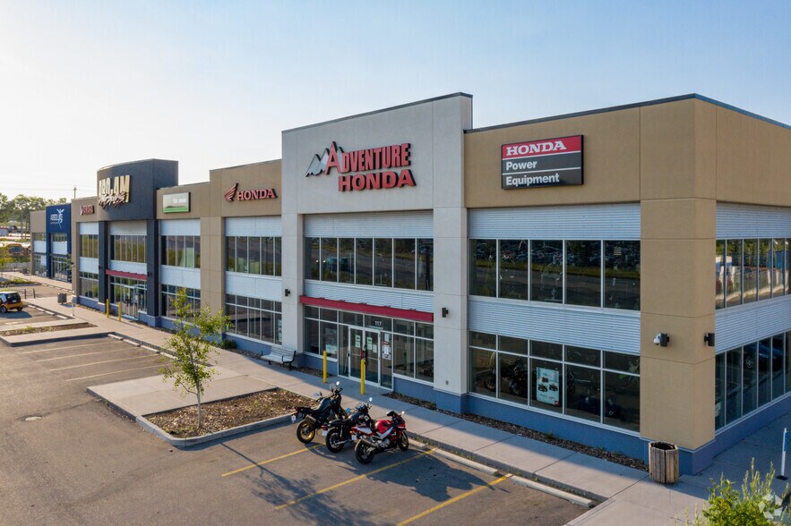 More Photos Of 620-630 Mcknight Blvd NE, Calgary Auto Dealership For Lease