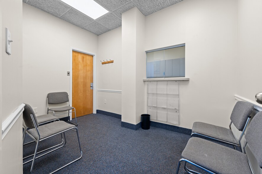 More Photos Of 1097 Old Country Rd, Plainview Medical For Lease