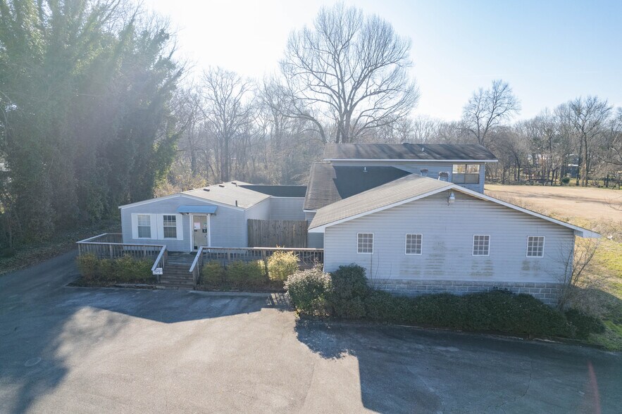 More Photos Of 7489 Parkway Dr, Leeds Specialty For Sale