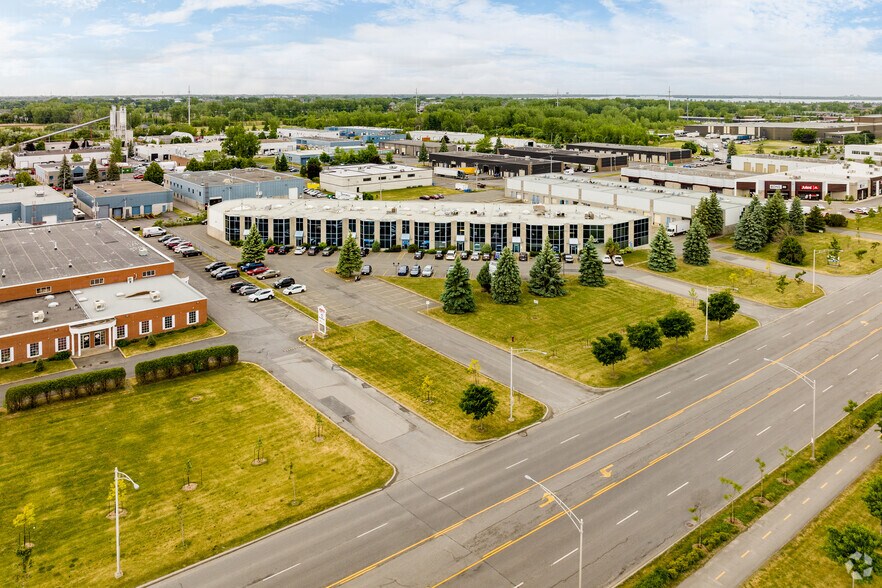 More Photos Of 3650 Boul Matte, Brossard Flex For Lease