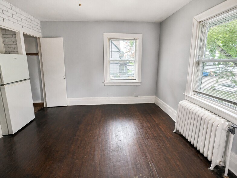 More Photos Of 147 Parkdale Ter, Rochester Apartments For Sale