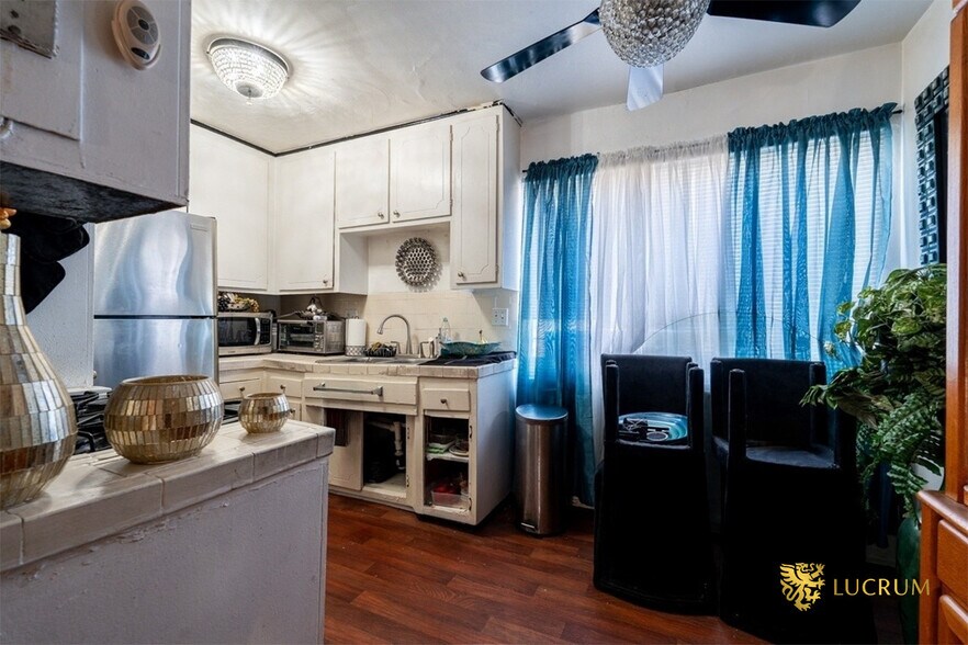 More Photos Of 1683 S Longwood Ave, Los Angeles Apartments For Sale