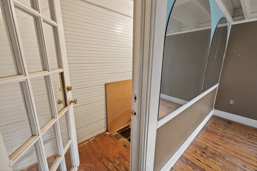 More Photos Of 304 S Cherokee Rd, Social Circle Flex For Sale