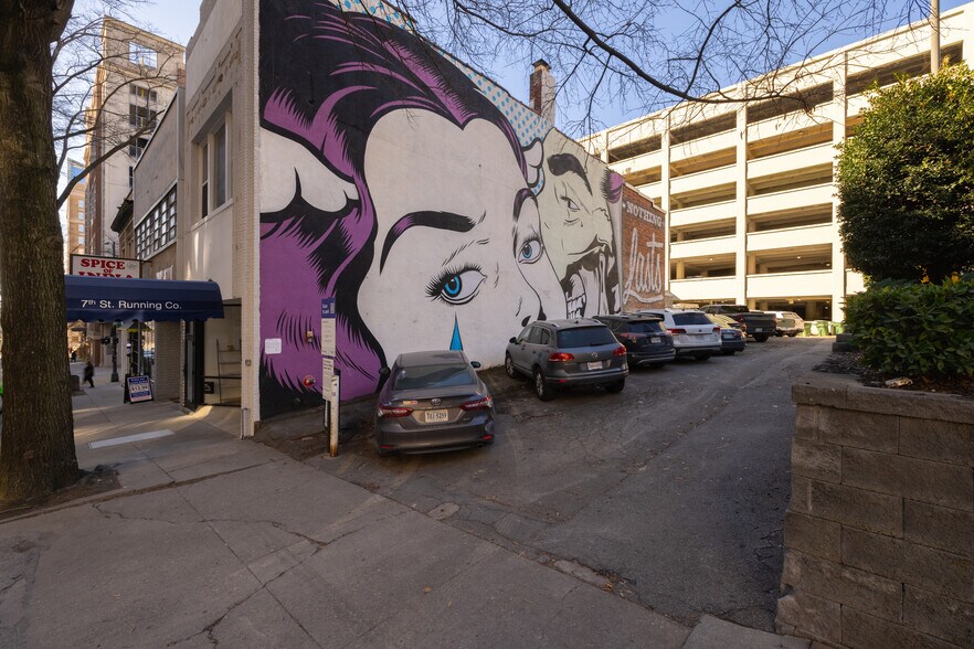 More Photos Of 108 N 7th St, Richmond Storefront Retail Residential For Lease