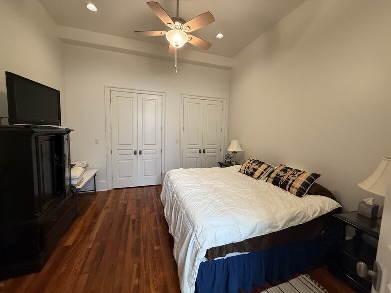 More Photos Of 222-224 Chartres St, New Orleans Storefront Retail Residential For Sale