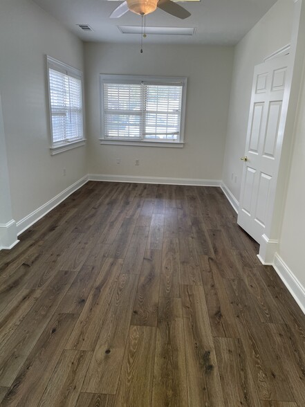 More Photos Of 3221 S Cherokee Ln, Woodstock Medical For Lease