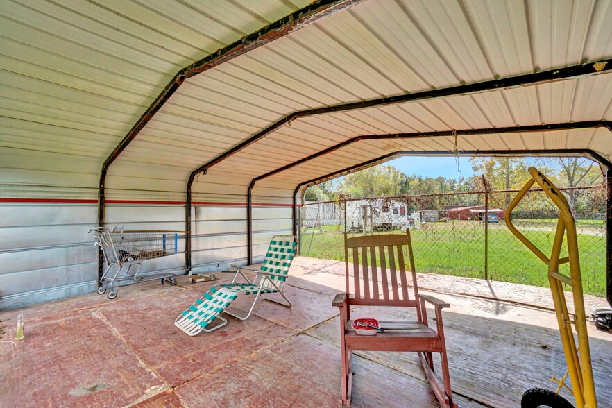 More Photos Of 4033 Geer Hwy, Cleveland General Retail For Sale