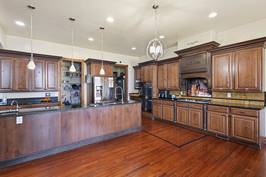 More Photos Of 217 E Scenic Peak Cv, Draper Assisted Living For Sale