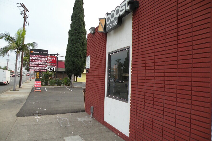 More Photos Of 260 N Tustin St, Orange Unknown For Lease