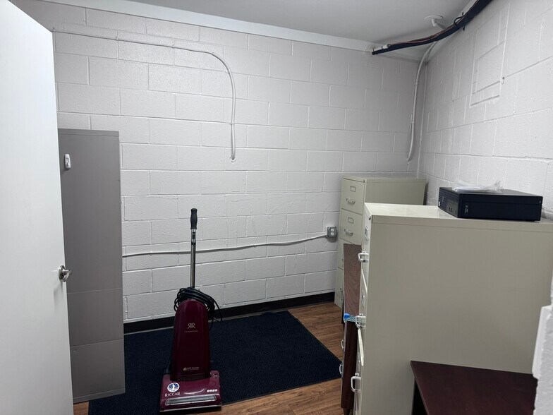 More Photos Of 61 Miller St, Winston-Salem Storefront Retail Office For Sale