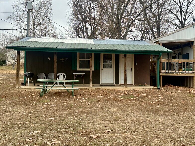 More Photos Of 10 Lease Ln, Theodosia Hotel For Sale