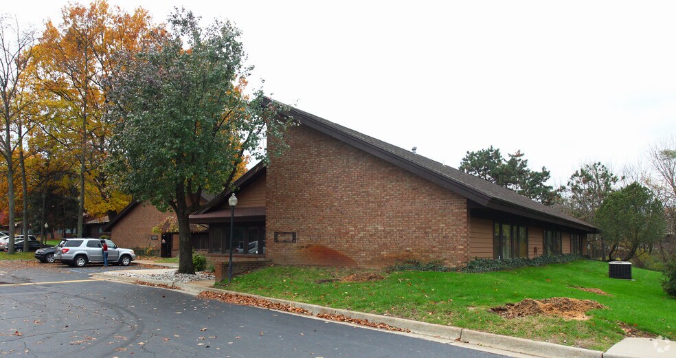 More Photos Of 5080-5085 Lovers Ln, Portage Office For Sale