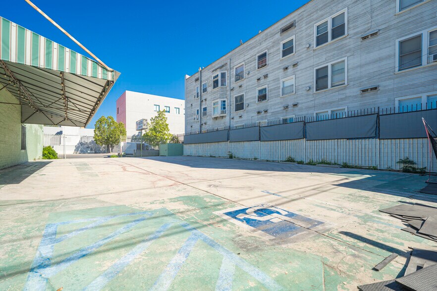 More Photos Of 1420-1424 W Olympic Blvd, Los Angeles Storefront Retail Office For Lease
