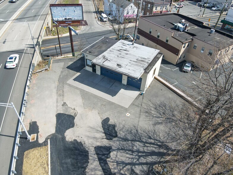 More Photos Of 1696 Bergen Tpke, Fort Lee Auto Dealership For Sale