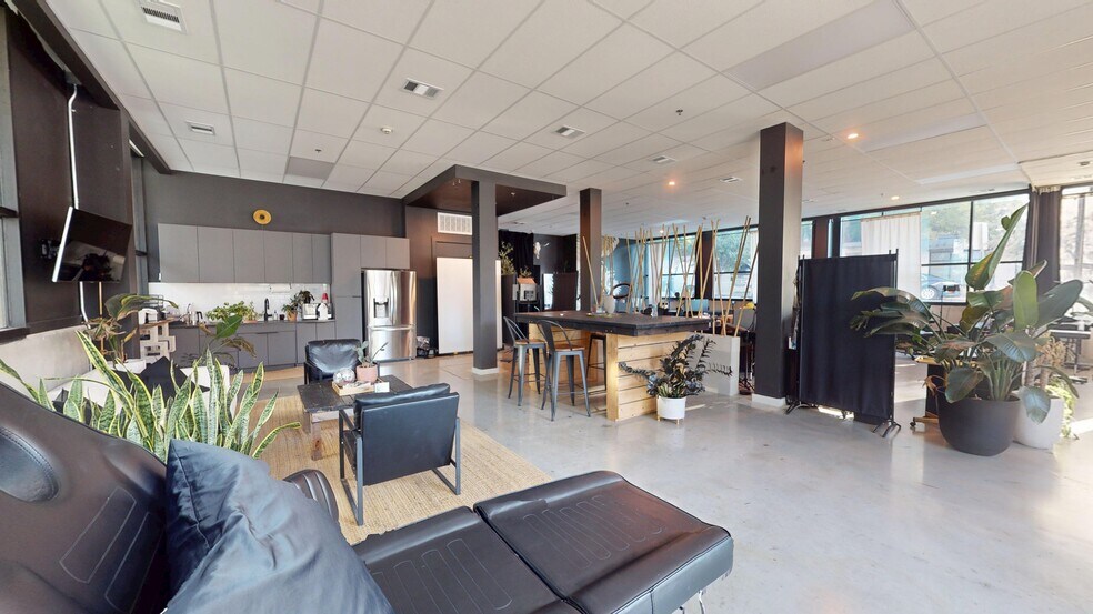 More Photos Of 2500 Longview St, Austin Apartments For Lease