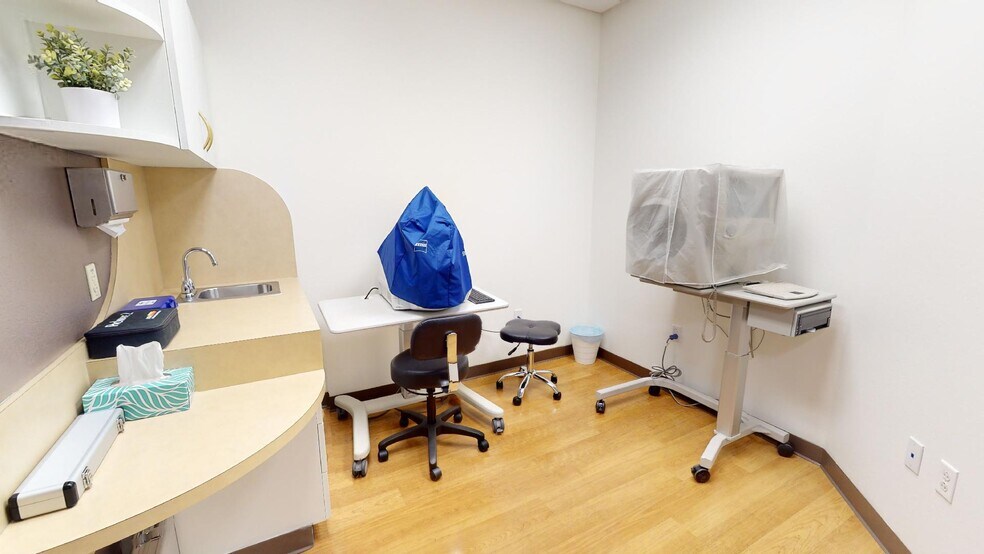 More Photos Of 16040 Park Valley Dr, Round Rock Medical For Lease