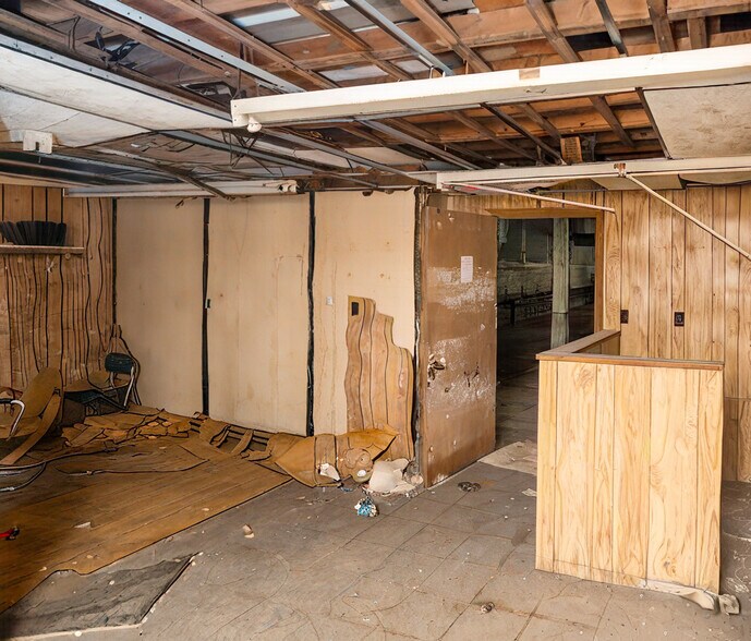 More Photos Of 277 E Main St, East Brookfield Warehouse For Sale