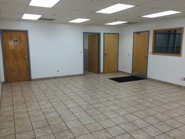 More Photos Of 560 Old Skokie Rd, Park City Warehouse For Lease