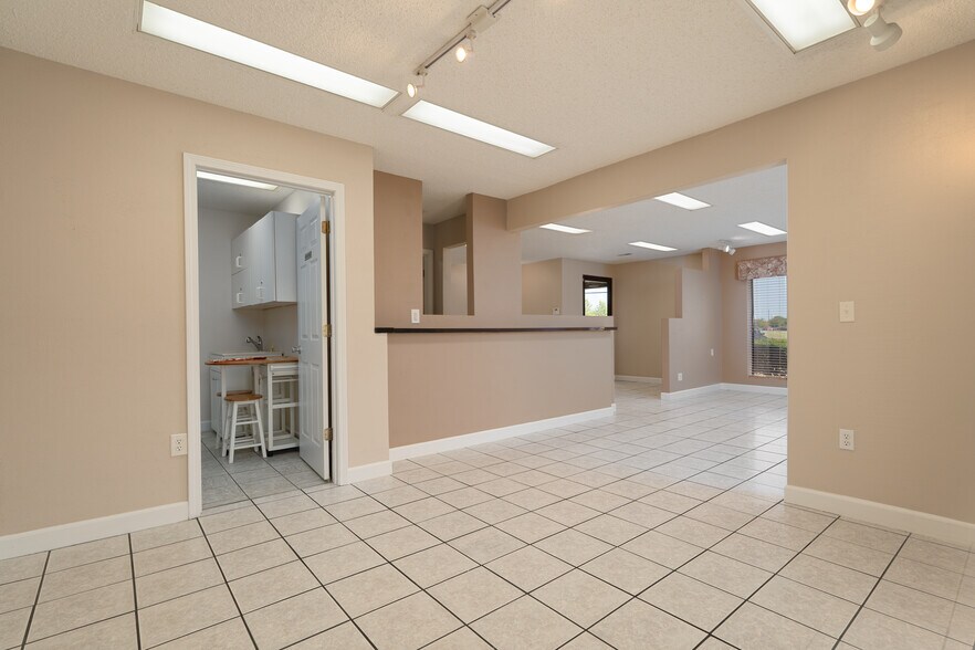 More Photos Of 4917 Maryville Rd, Granite City Medical For Sale