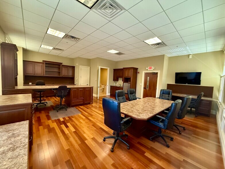 More Photos Of 960185 Gateway Blvd, Fernandina Beach Office For Sale