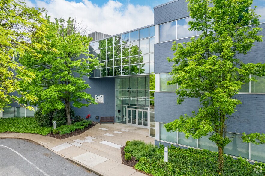 Primary Photo Of 95 Highland Ave, Bethlehem Office For Lease