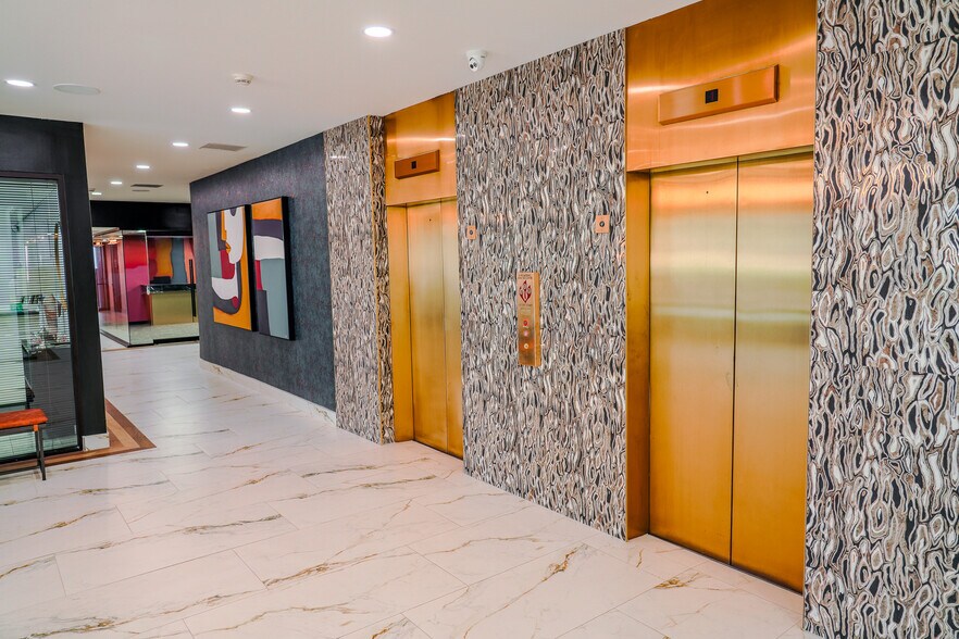 More Photos Of 4151 Southwest Fwy, Houston Office For Lease