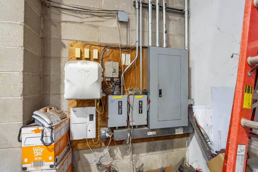 More Photos Of 7040 State Rd, Philadelphia Warehouse For Sale