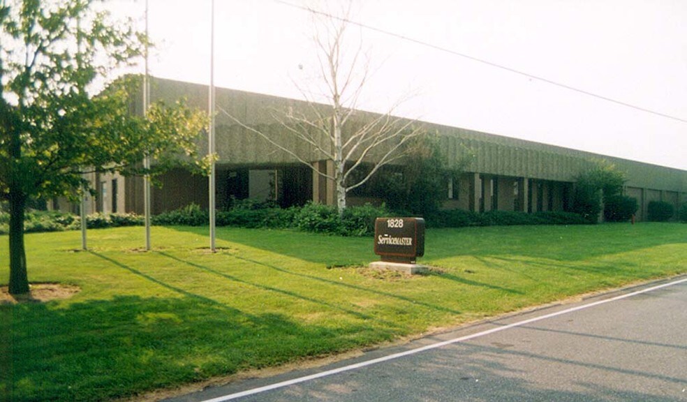 More Photos Of 1828 William Penn Way, Lancaster Warehouse For Lease