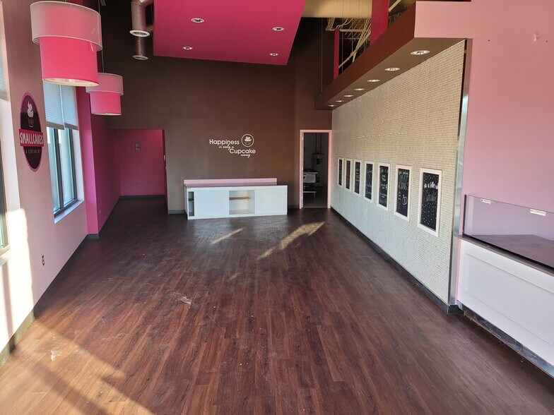 More Photos Of 6228-6238 Monticello Rd, Shawnee Freestanding For Lease