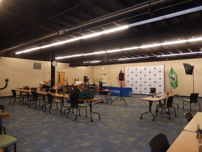 More Photos Of 46 Aston St, Asheville Light Manufacturing For Lease