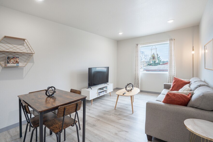 More Photos Of 632 Mount Rushmore Rd, Custer Specialty For Sale