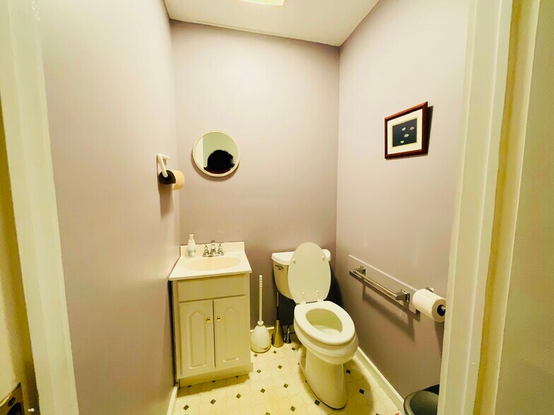 More Photos Of 168 Main St, Great Barrington Medical For Sale