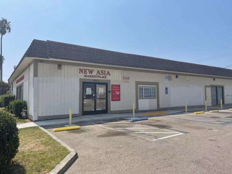 Primary Photo Of 3823 Saviers Rd, Oxnard Convenience Store For Lease