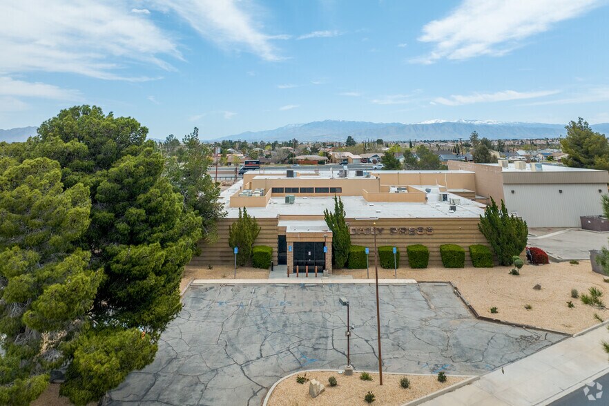 More Photos Of 13843-13875 Park Ave, Victorville Office For Lease