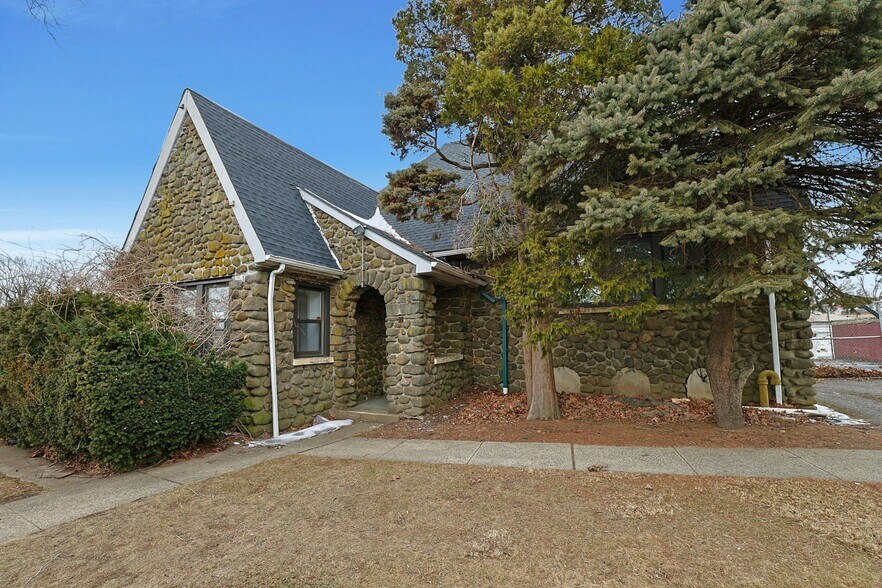 More Photos Of 311 Central Park Ave, Yonkers Specialty For Sale