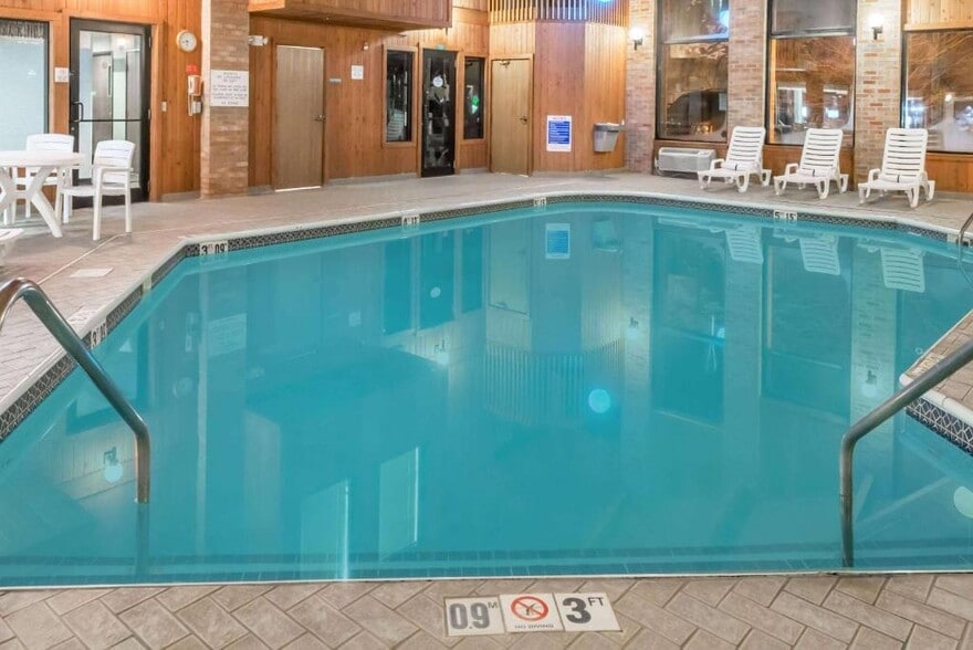 More Photos Of 61595 Southgate Pky, Cambridge Hotel For Sale