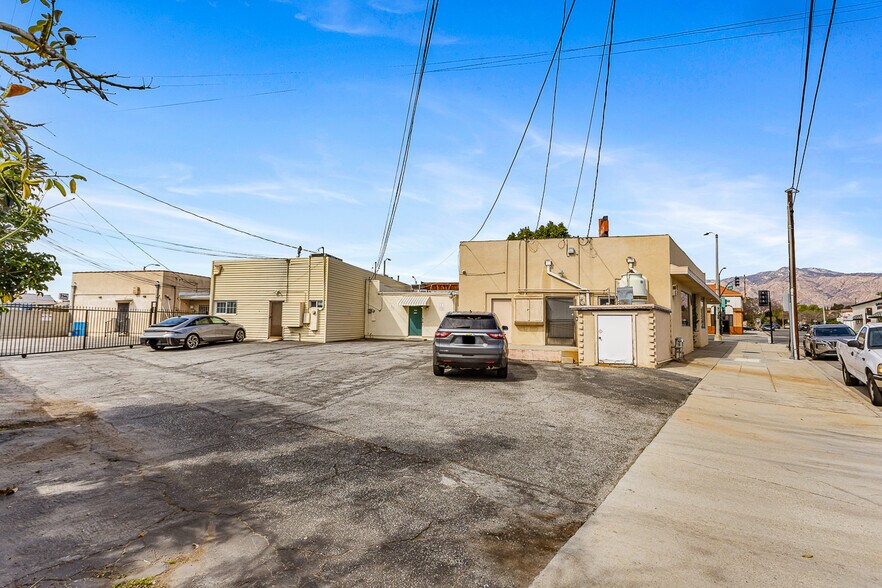 More Photos Of 9130 Las Tunas Dr, Temple City Storefront Retail Office For Sale
