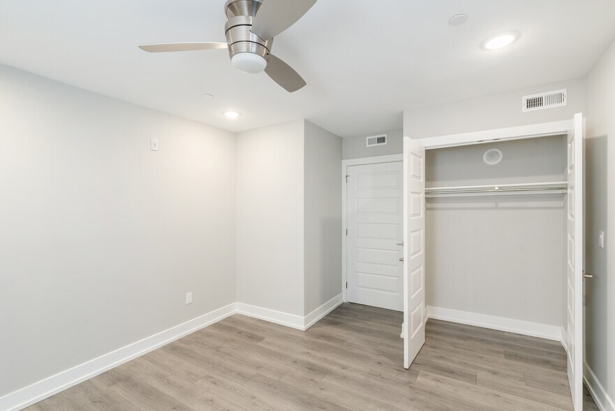 More Photos Of 1309 S 52nd St, Philadelphia Apartments For Sale