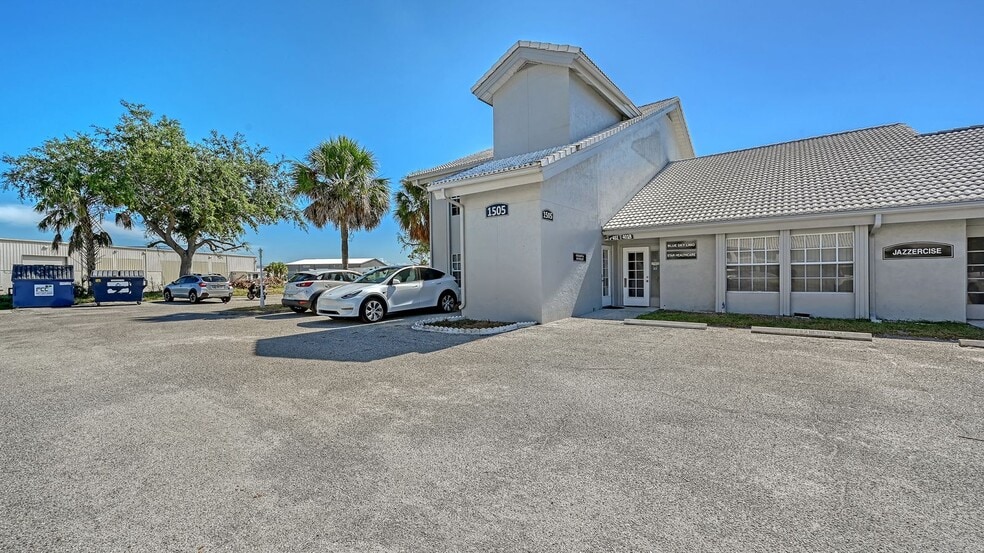 More Photos Of 1505 Tamiami Trl S, Venice Medical For Lease