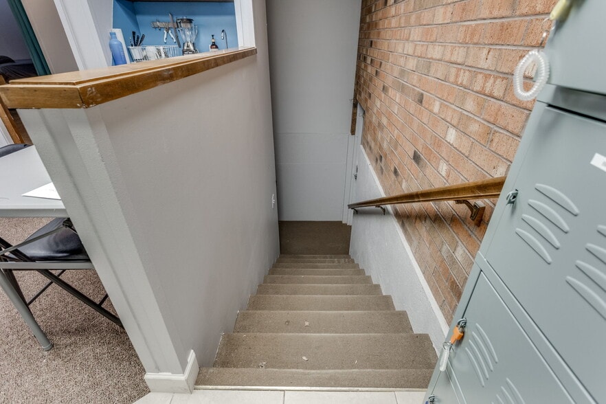 More Photos Of 20 E Dunloup Rd, Shawnee Medical For Sale