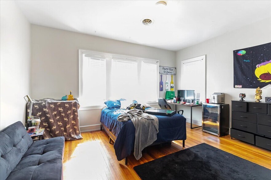 More Photos Of 205 Philadelphia Ave, Egg Harbor City Apartments For Sale