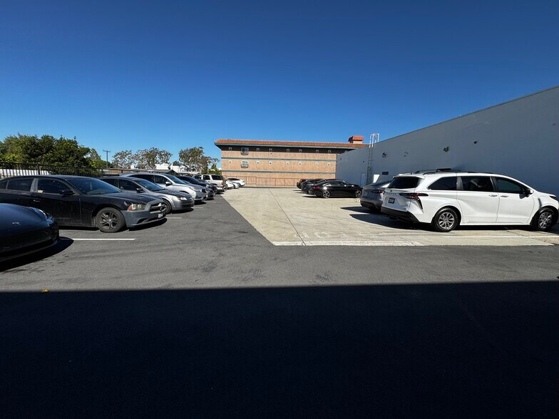 More Photos Of 15191 Beach Blvd, Westminster Unknown For Lease